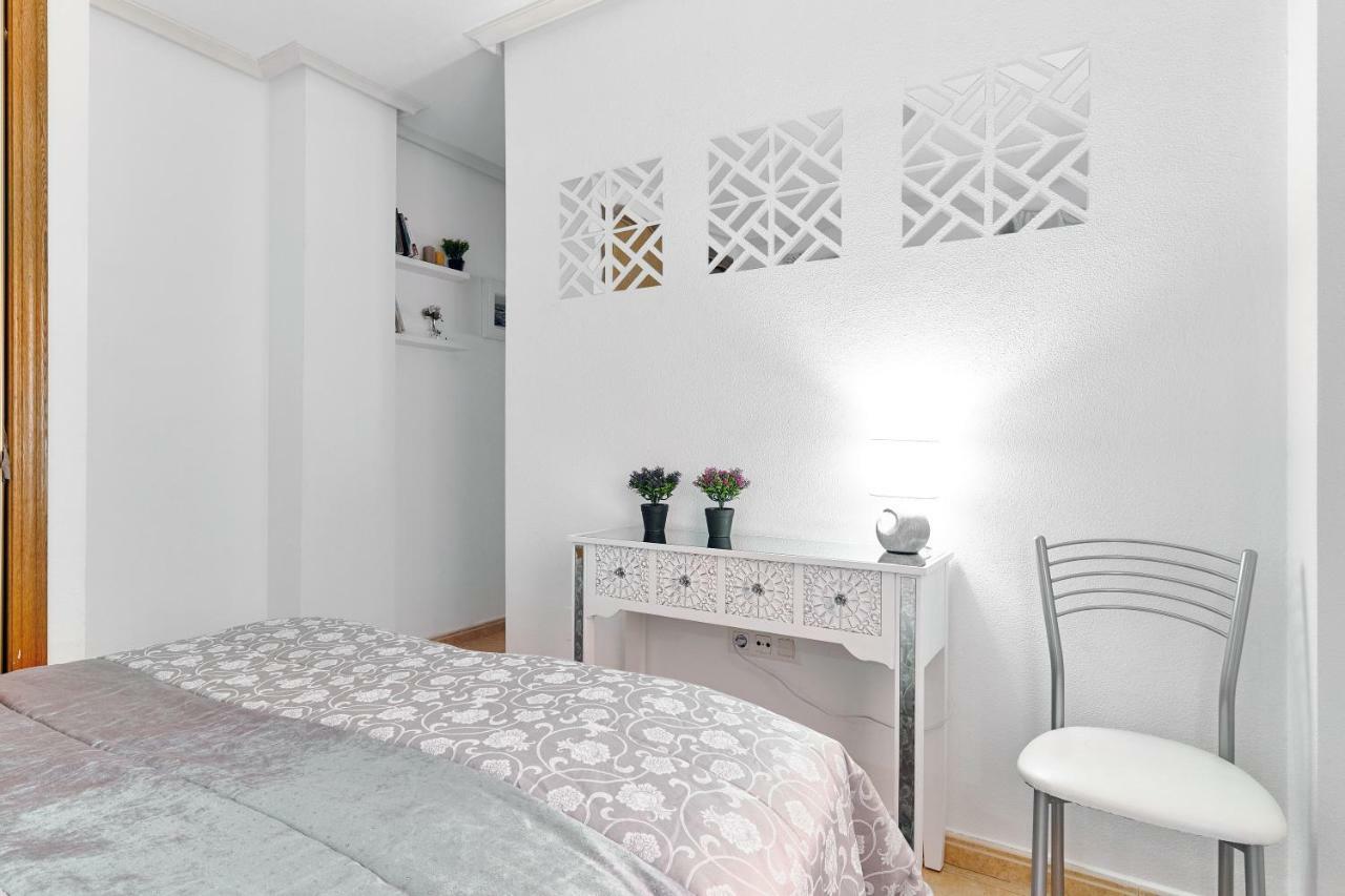 Almudena Playa Del Cura En Torrevieja Apartment Bagian luar foto